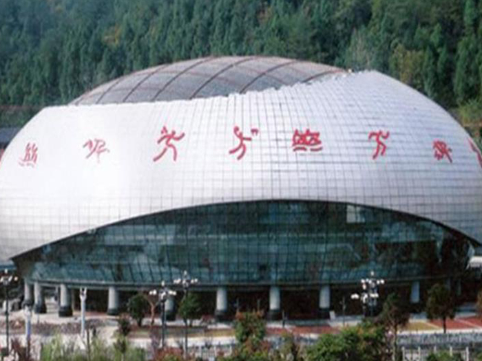 乌海体育中心球形网架加工安装